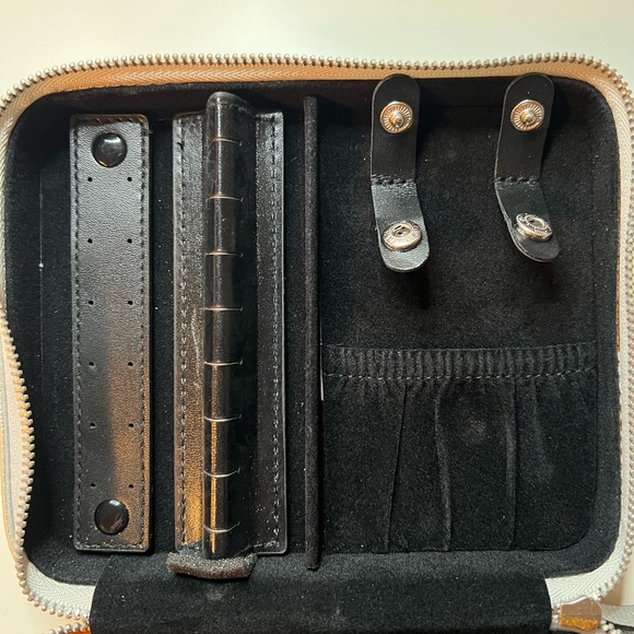 Pandora Jewelry Box - Picture 3 of 4